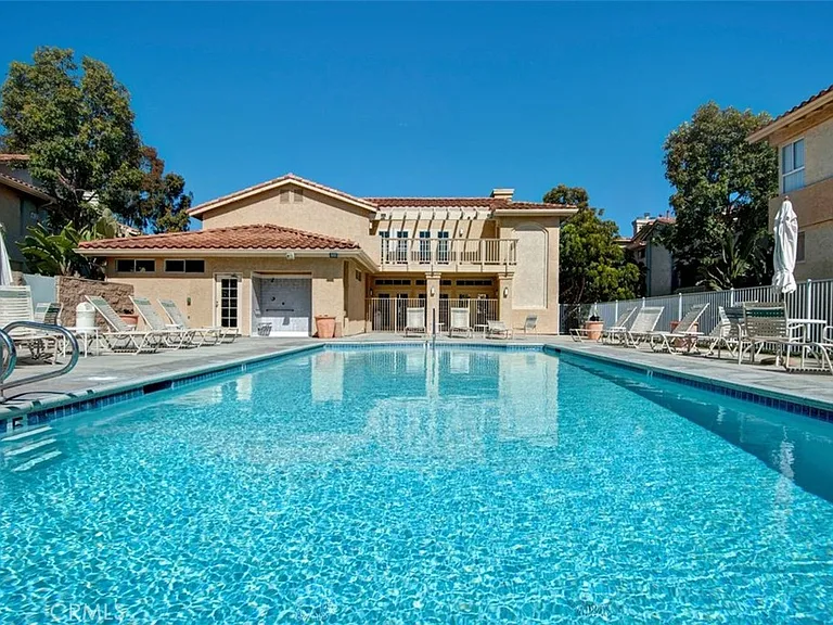 74 Corniche Dr — Photo 16