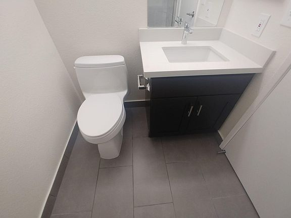 4th image of 2865 Park Blvd #240