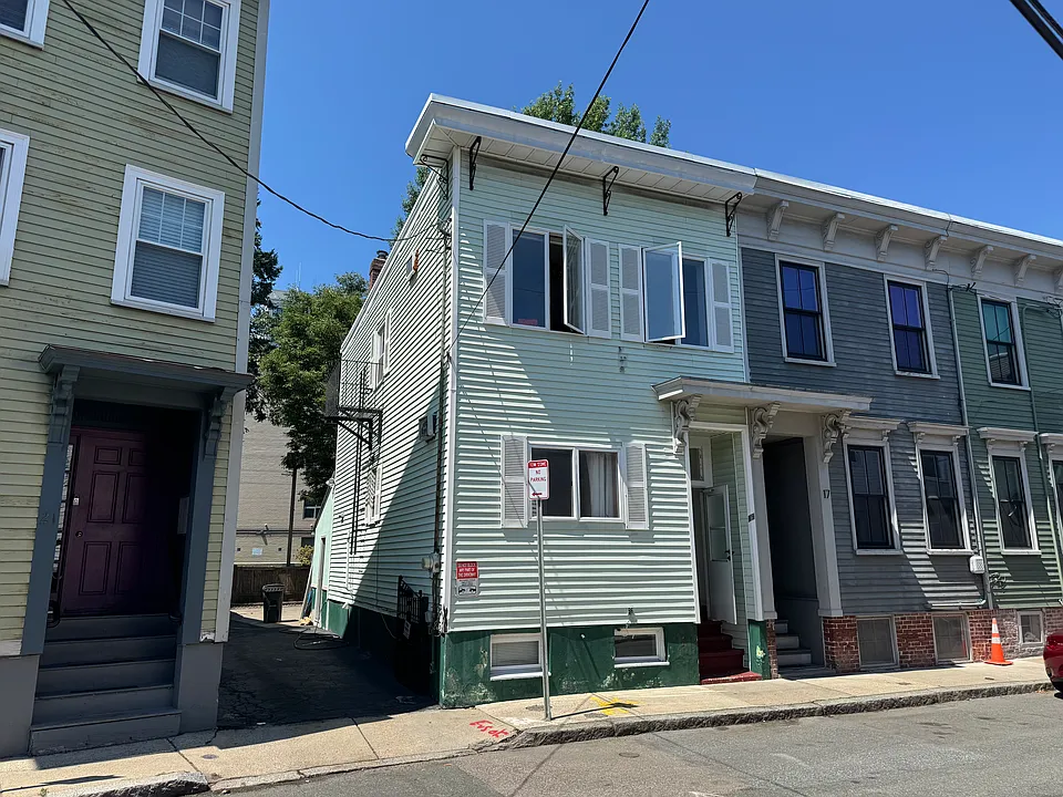 19 7th St
