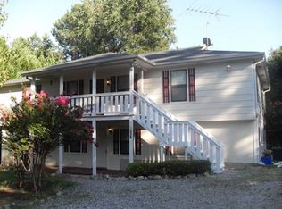 6318 Garden Ln, Flowery Branch, GA 30542
