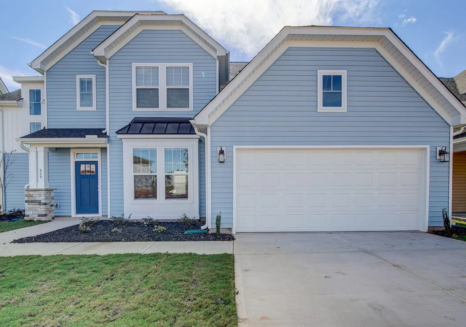 Gorgeous 4 BR, 3BA, Home with Loft, and 2 Car Garage — Photo 3