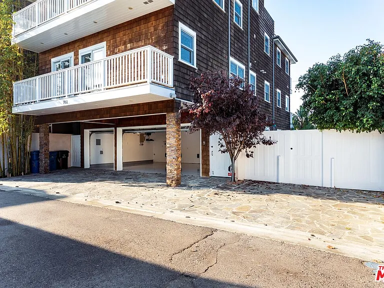 702 Pacific Ave — Photo 45