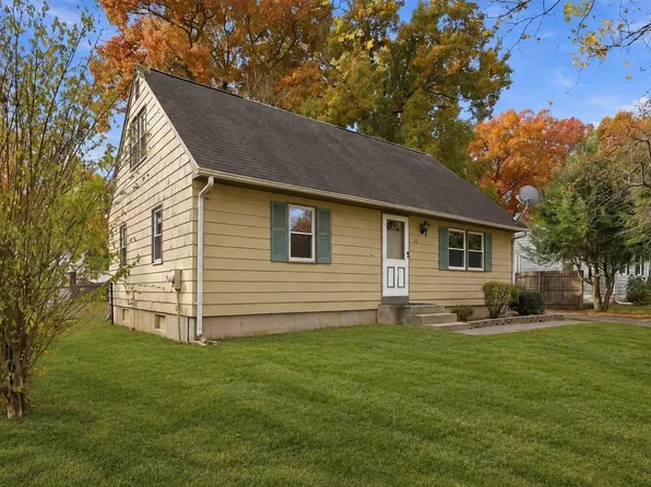 33 Sierra Vista Rd, Springfield, MA 01128