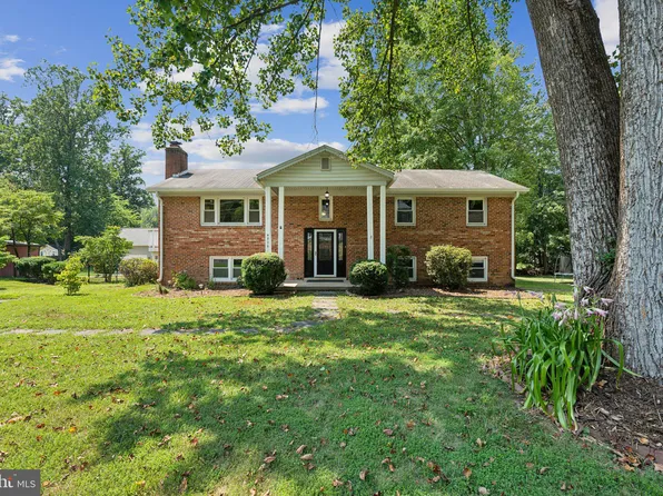 4720 Briggs Rd, Fairfax, VA 22030