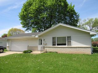 2731 Hawthorne Ave, Janesville, WI 53545
