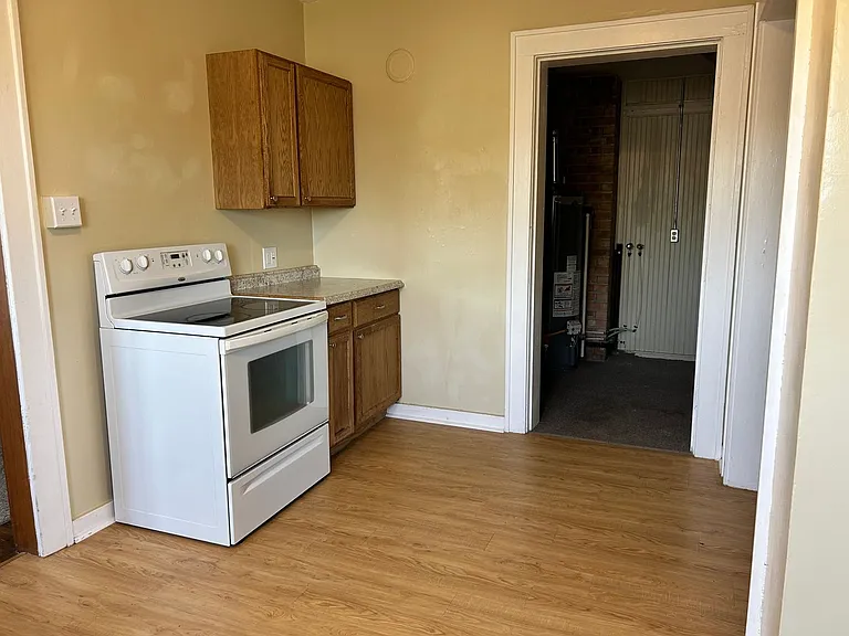 119 S A St #6 — Photo 10