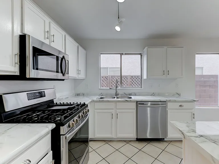 4548 Grand Rock Dr — Photo 11