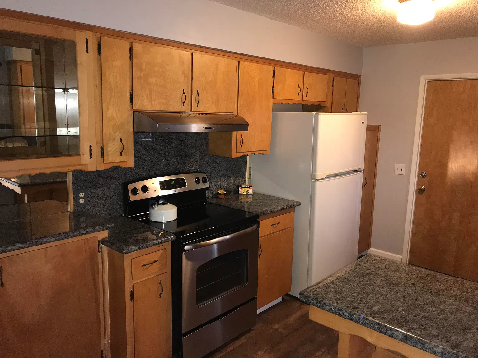 2270 Pineridge Dr — Photo 4