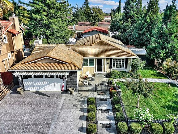 4th image of 701 Scottsdale Drive