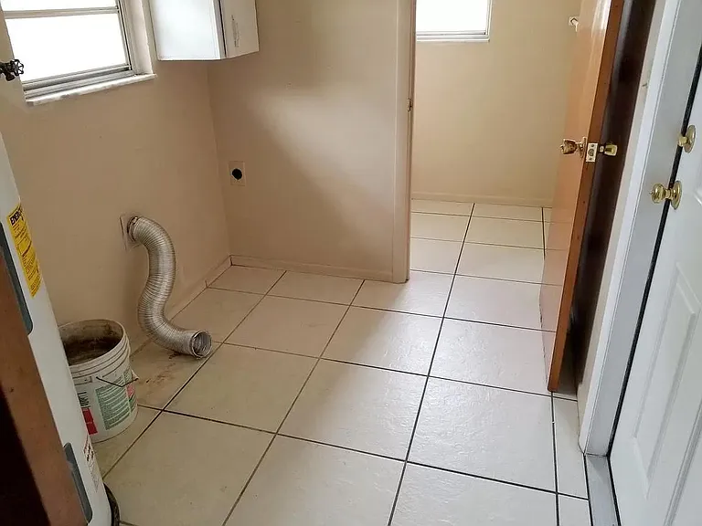 1225 Columbine Rd — Photo 9
