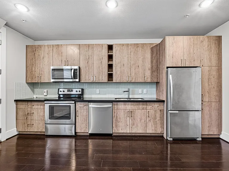 2401 Crawford St #B209 — Photo 19