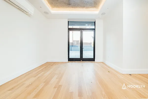 Rented by Nooklyn NYC LLC | media 103