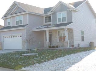 9203 Prairie Crossing Dr, Franksville, WI 53126