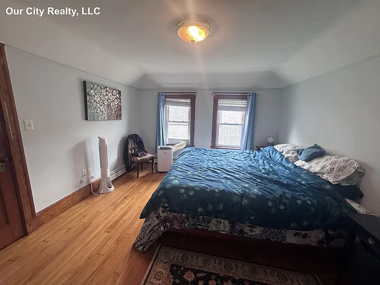 31 Stoughton St #2 — Photo 19
