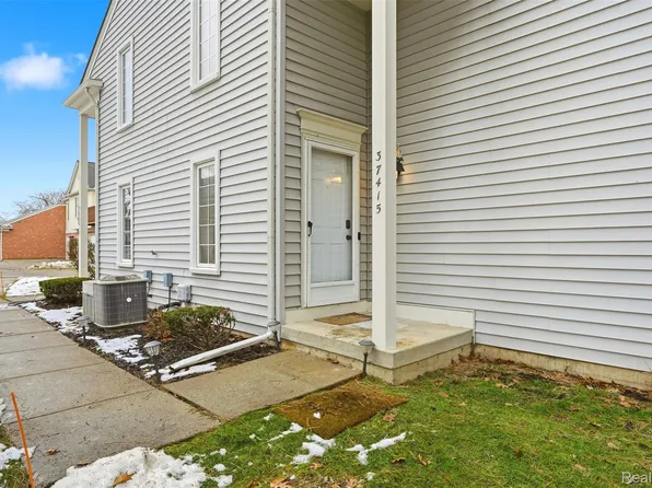 37415 Stonegate Cir, Clinton Township, MI 48036
