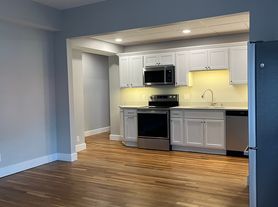 42 W Scribner Ave