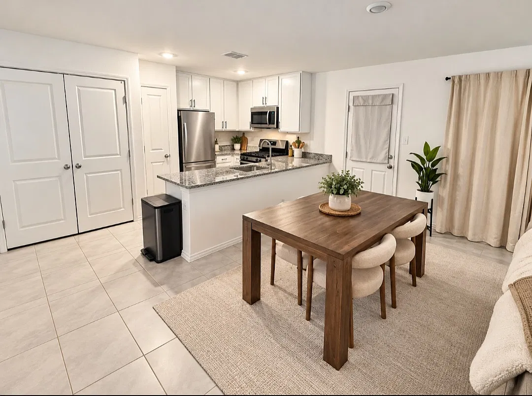 3 bed, 1266 sqft, $1,633 — Photo 2