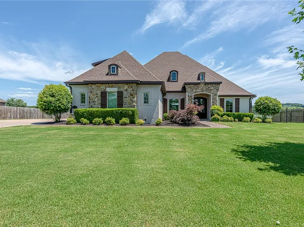 2141 Riverwater Ln, Fayetteville, AR 72703