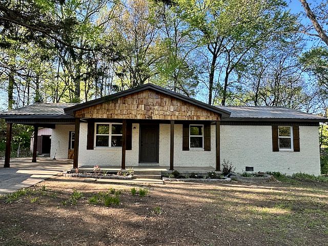 House with large extra lot