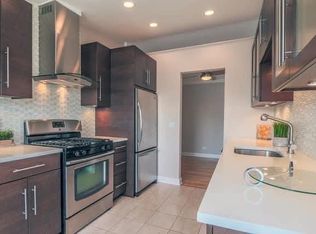 1303 Williamsport Dr, Westmont, IL 60559