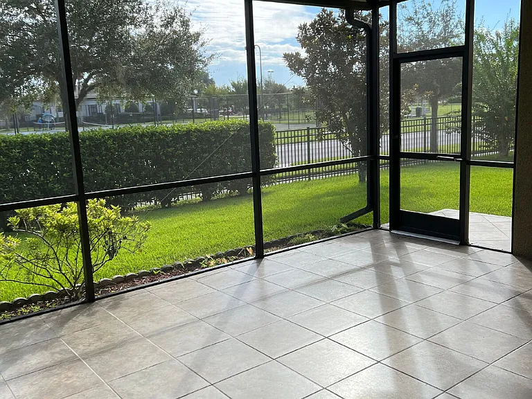 2492 Tahoe Dr — Photo 2