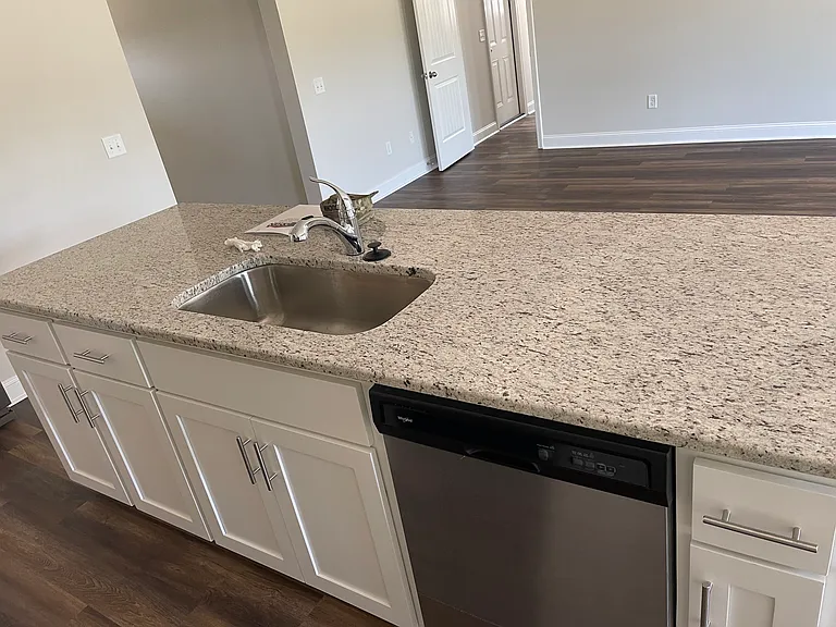 381 McClelland Loop NE — Photo 4