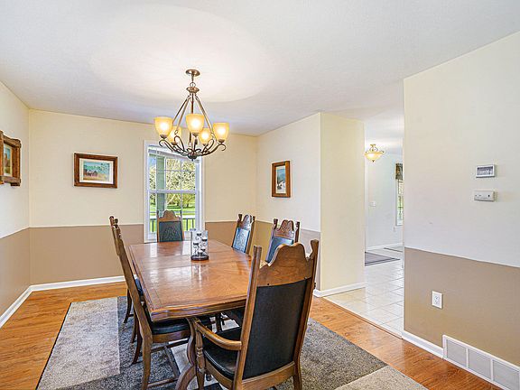 5th image of 2770 Peachtree Ln