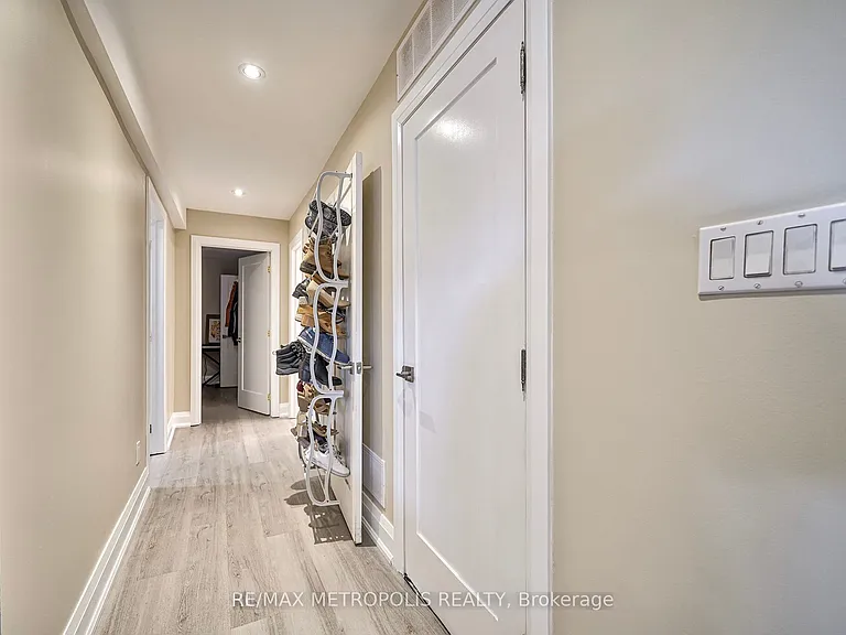 14 Stephen Dr #BASEMENT — Photo 10