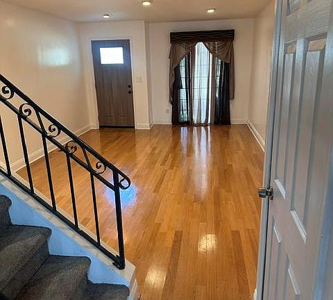 5th image of 1947 Laurel Oak Dr