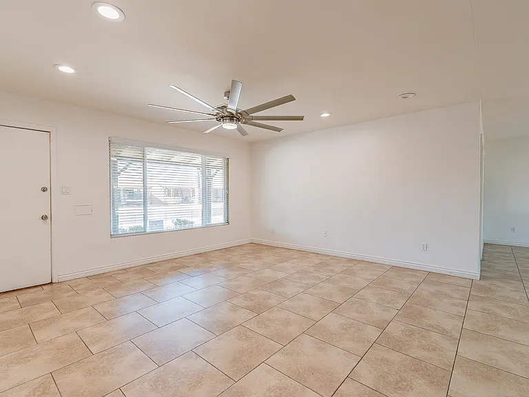 7318 E Sheridan St — Photo 13