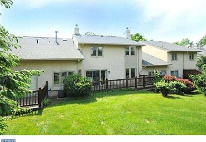 2nd image of 412 Linden Dr