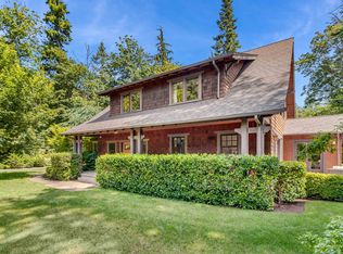 8174 Irving Ln NE, Bainbridge Island, WA 98110