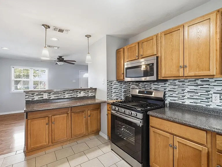 1741 Pasadena Dr — Photo 11