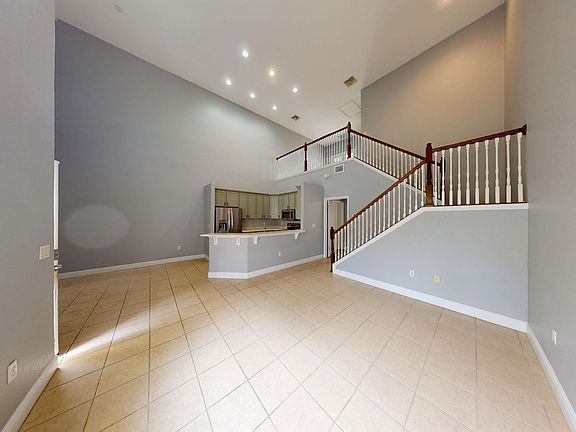 5th image of 13310 Fountainbleau Dr