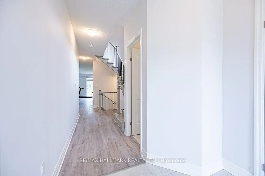 4 bed, $2,900 — Photo 4