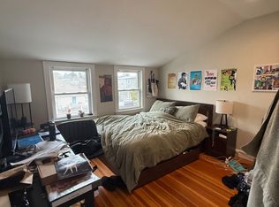 27 Crosby Rd #2D, Chestnut Hill, MA 02467