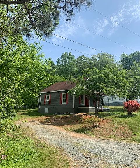 744 Rex Dr — Photo 1