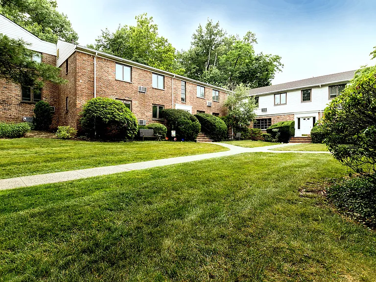 7B Stone Hill Rd #B — Photo 1
