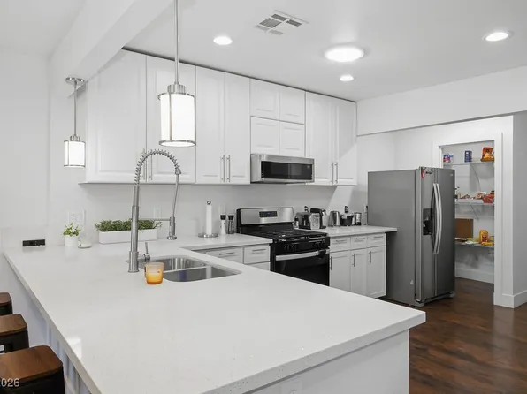 3809 Territory St, Las Vegas, NV 89121