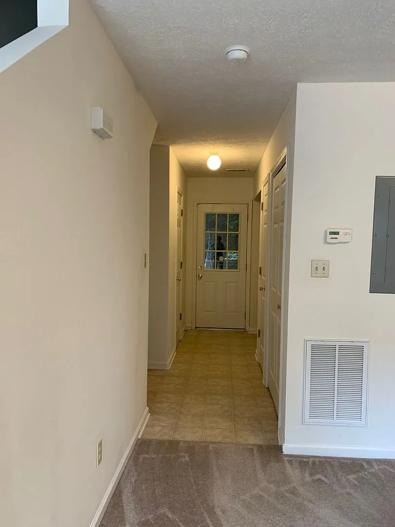 Bedroom 2 Bath Townhouse — Photo 3