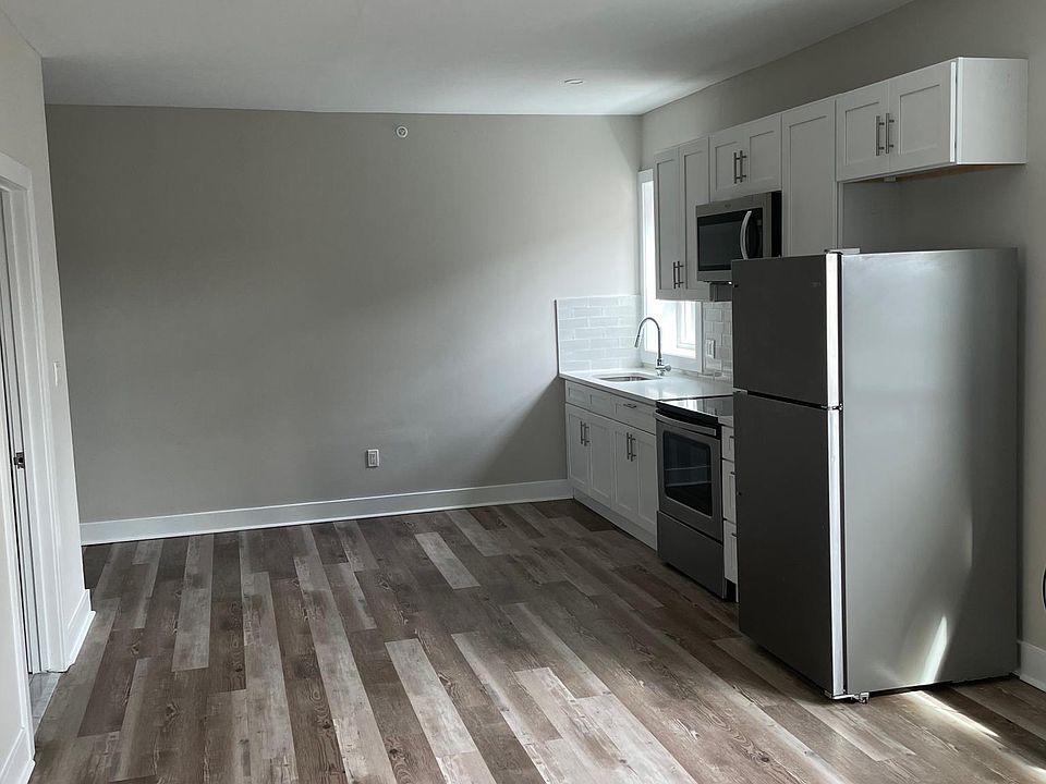 1st image of 625 Unruh Ave #103