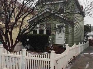 8906 213th St, Queens Village, NY 11427