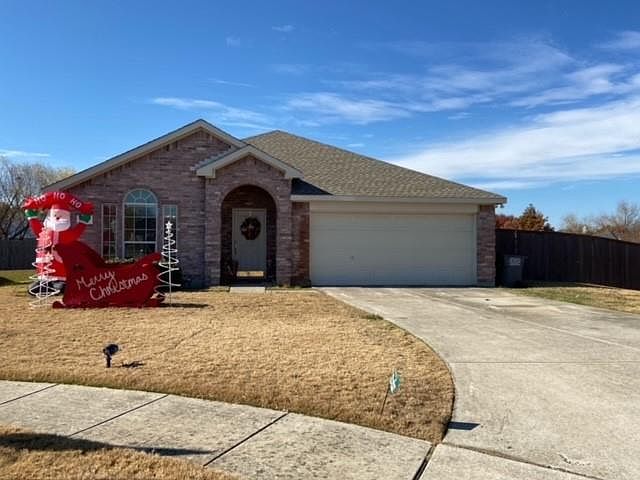 1st image of 200 Canyon Lake Dr
