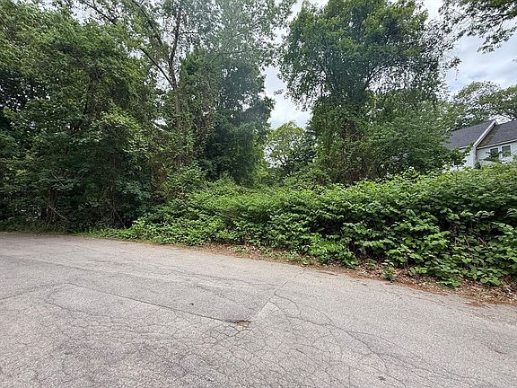 5th image of 4 Shore Rd
