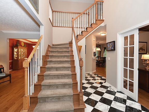 2nd image of 527 Parkside Dr