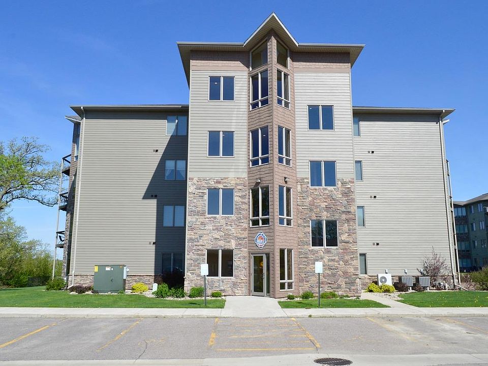 1st image of 425 240th Ave #403