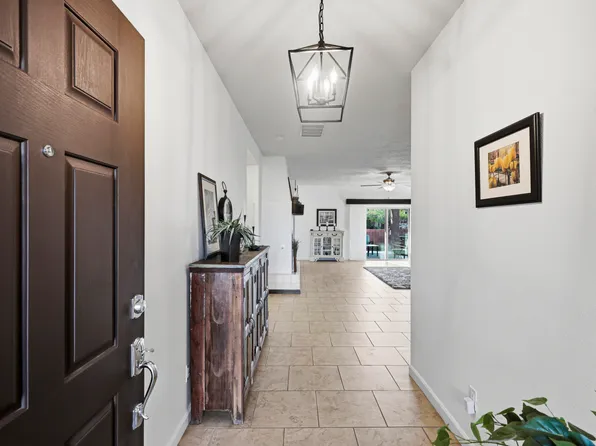 229 Paseo Vista Loop NE, Rio Rancho, NM 87124