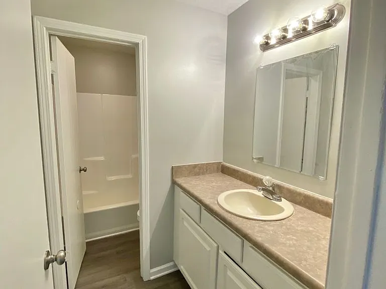 308 Prince Ave — Photo 8