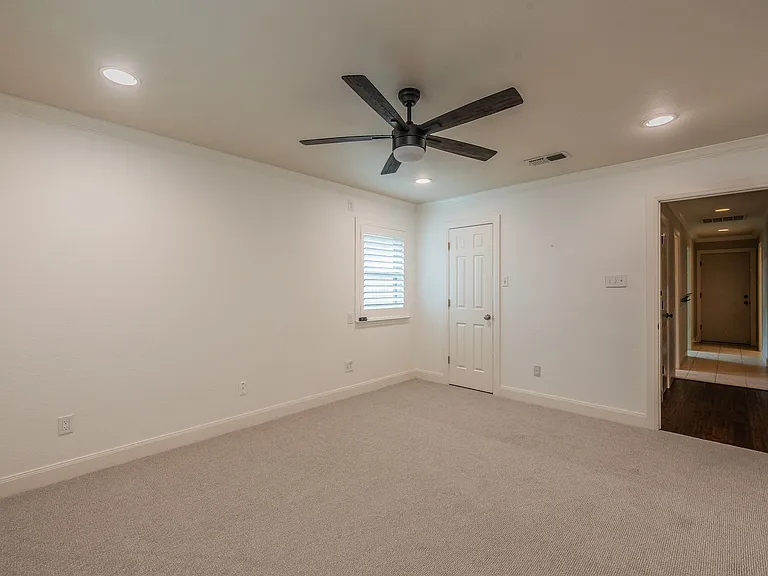 6724 Blue Meadow Dr — Photo 41