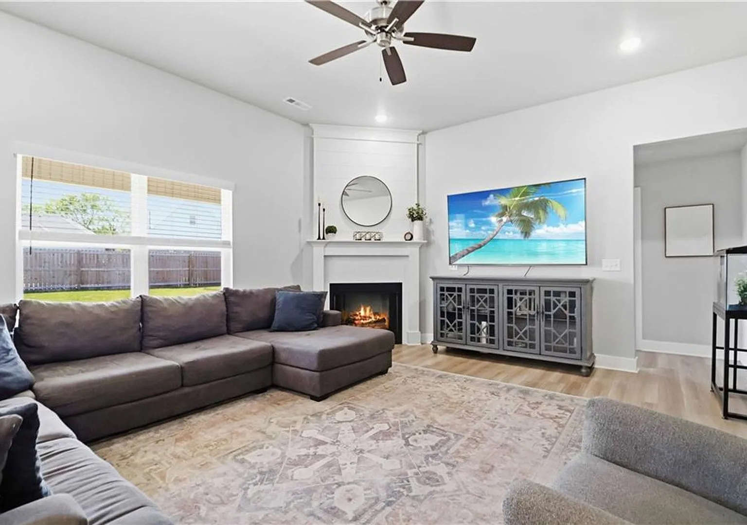 641 Hayden James — Photo 4